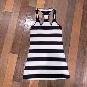 lululemon Cool Racerback Tank XS Sz 4 B&W Stripe